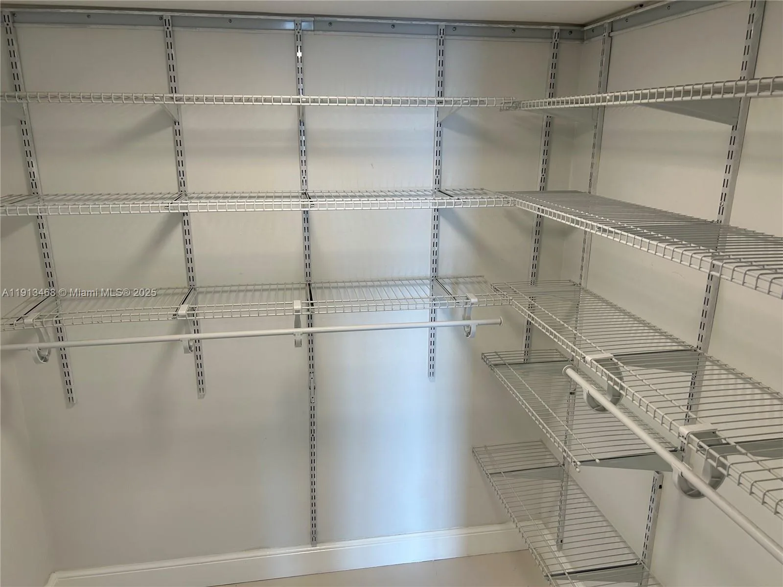 100 Bayview Dr # 2122, Sunny Isles Beach, FL 33160 photo 8