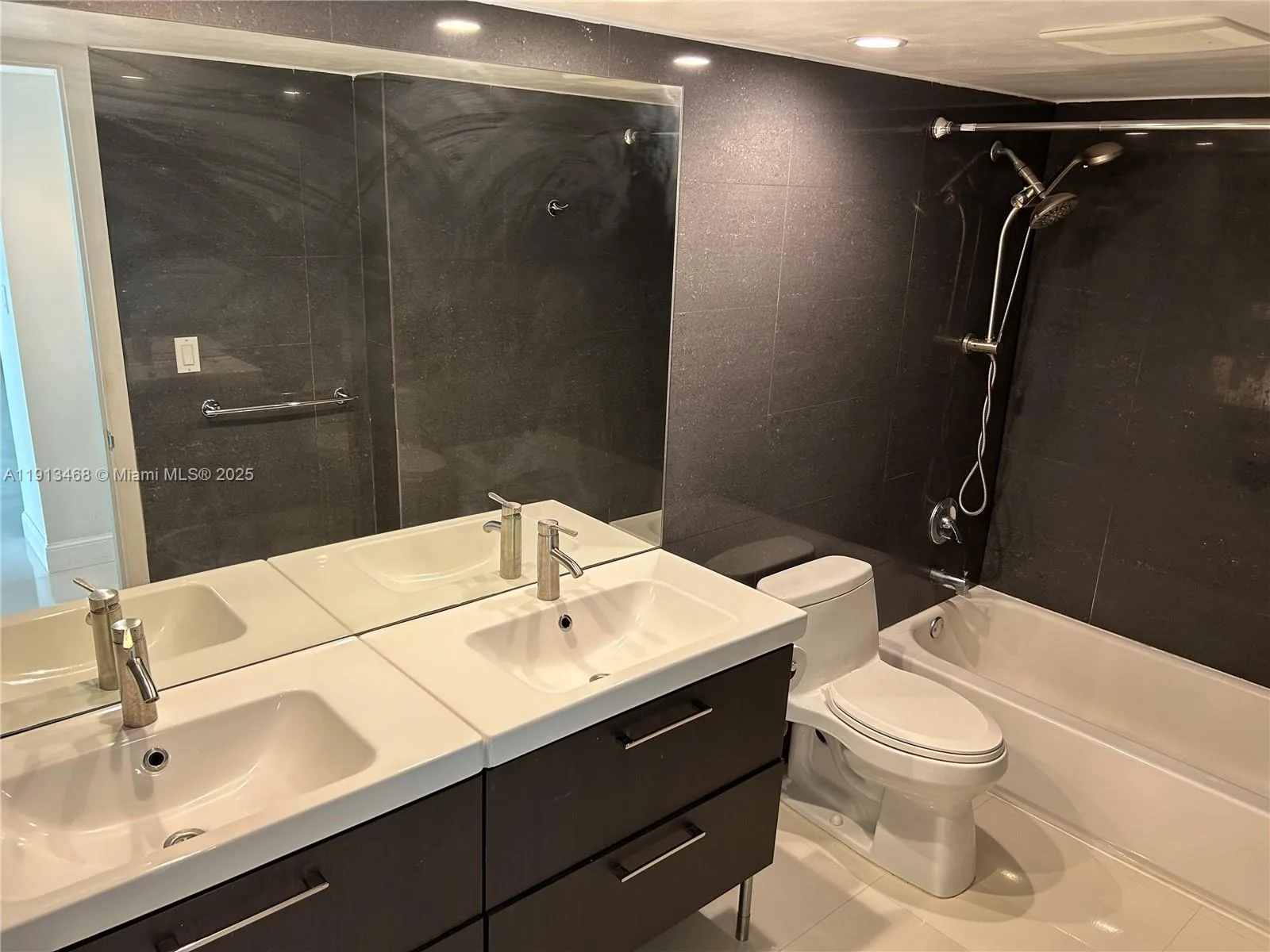 100 Bayview Dr # 2122, Sunny Isles Beach, FL 33160 photo 9