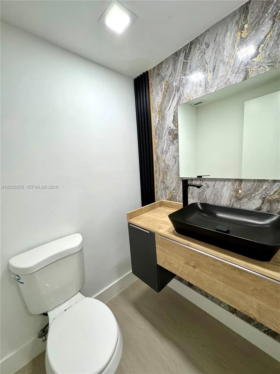 300 Bayview Dr # 1201, Sunny Isles Beach, FL 33160 photo 6