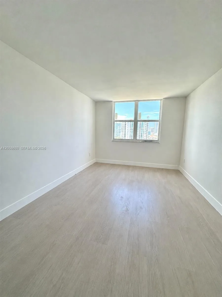 300 Bayview Dr # 1201, Sunny Isles Beach, FL 33160 photo 8