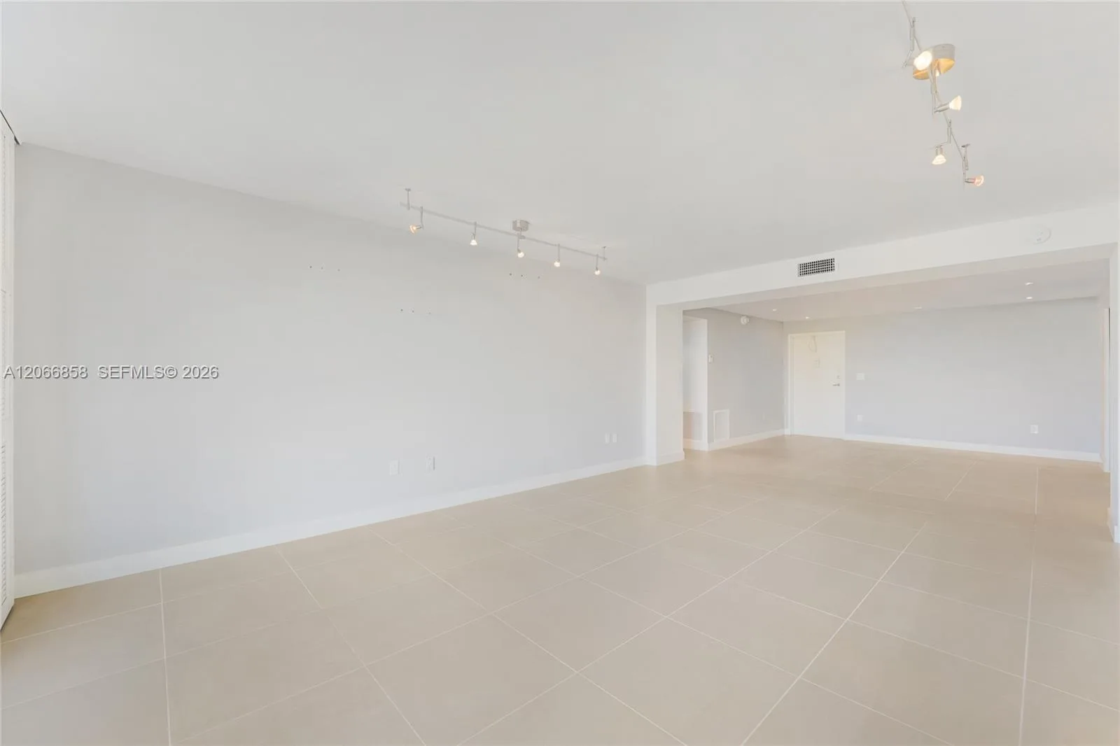 210 Sea View Dr # 409, Key Biscayne, FL 33149 photo 4