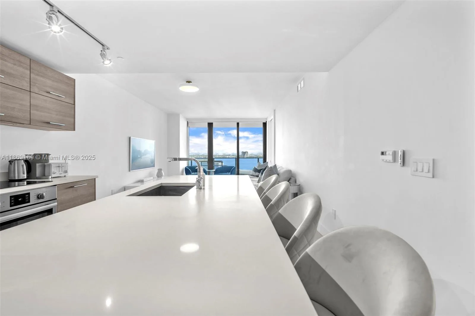 650 NE 32nd St # 1402, Miami, FL 33137 photo 11