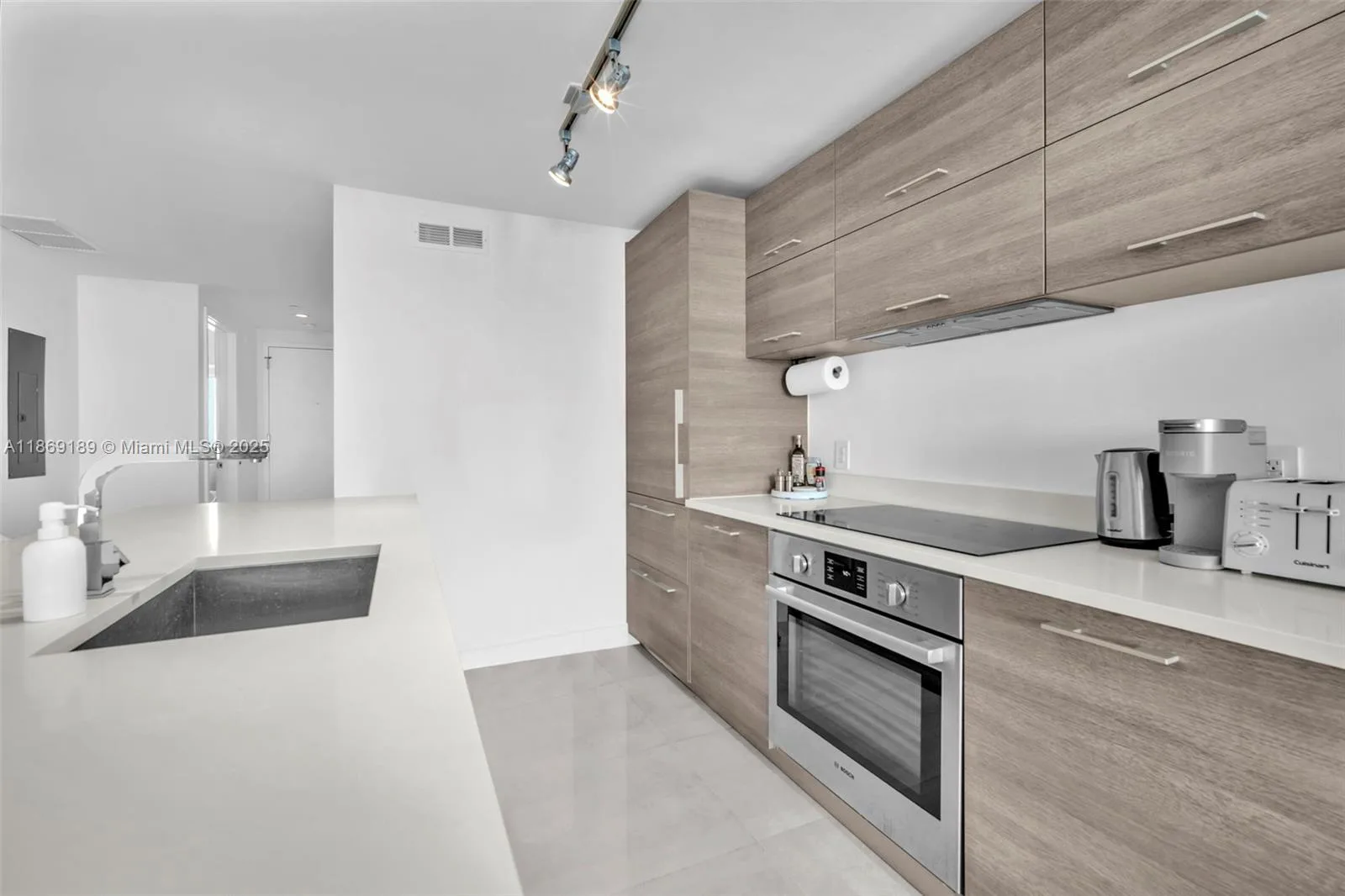 650 NE 32nd St # 1402, Miami, FL 33137 photo 7