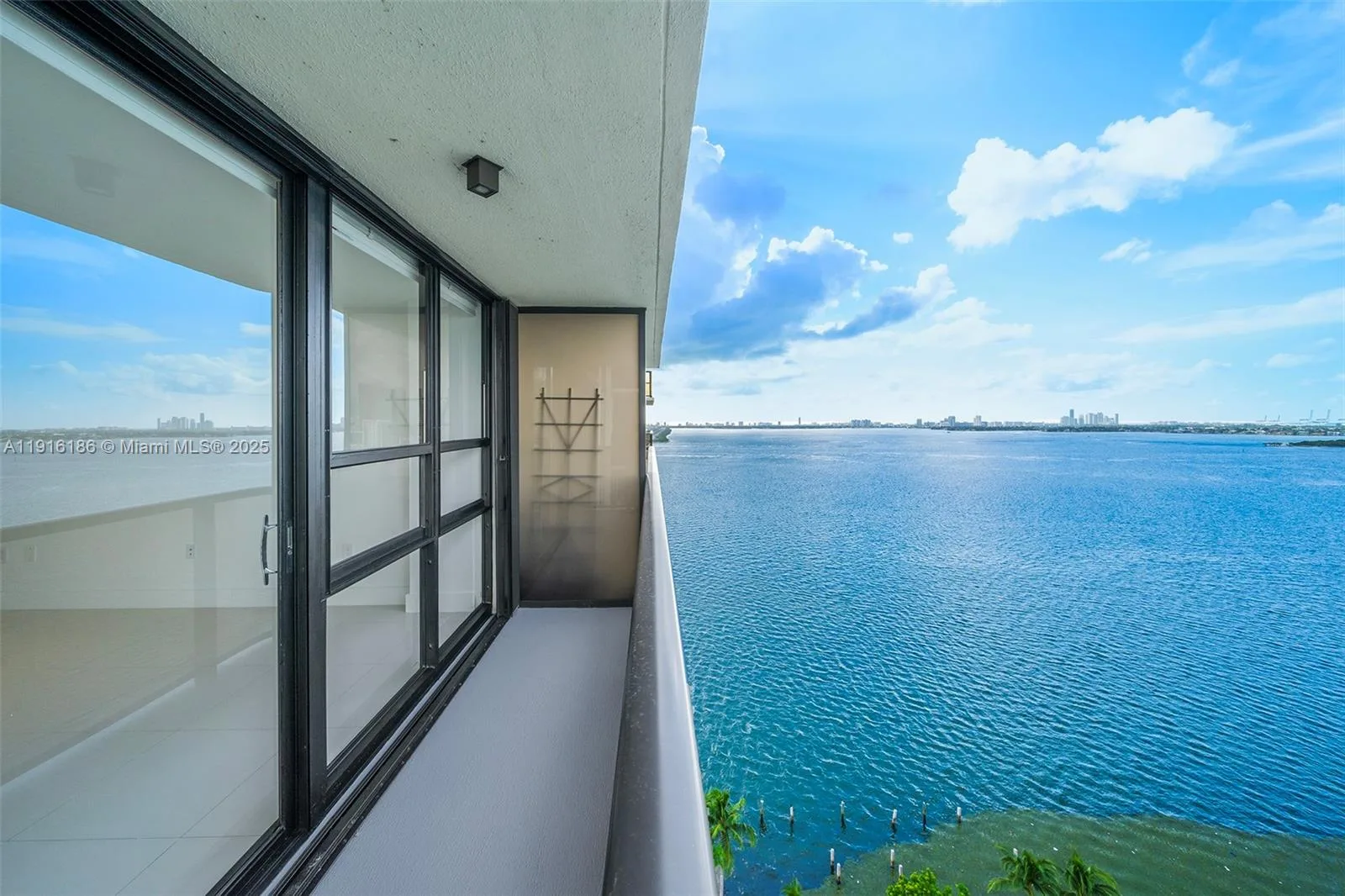 600 NE 36th St # 1916, Miami, FL 33137 photo 3