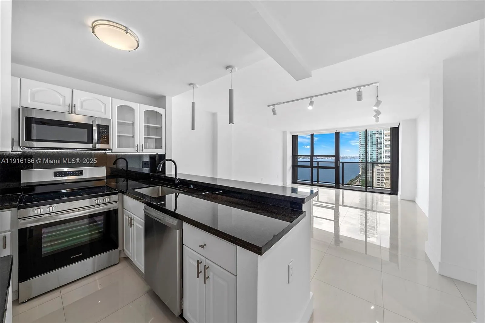 600 NE 36th St # 1916, Miami, FL 33137 photo 5