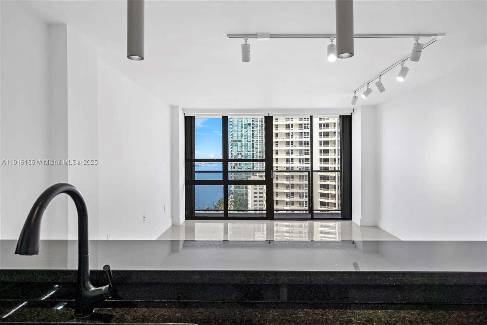 600 NE 36th St # 1916, Miami, FL 33137 photo 8