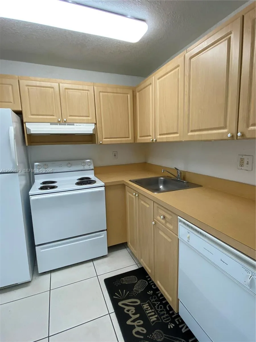 9350 Fontainebleau Blvd # 602, Miami, FL 33172 photo 12
