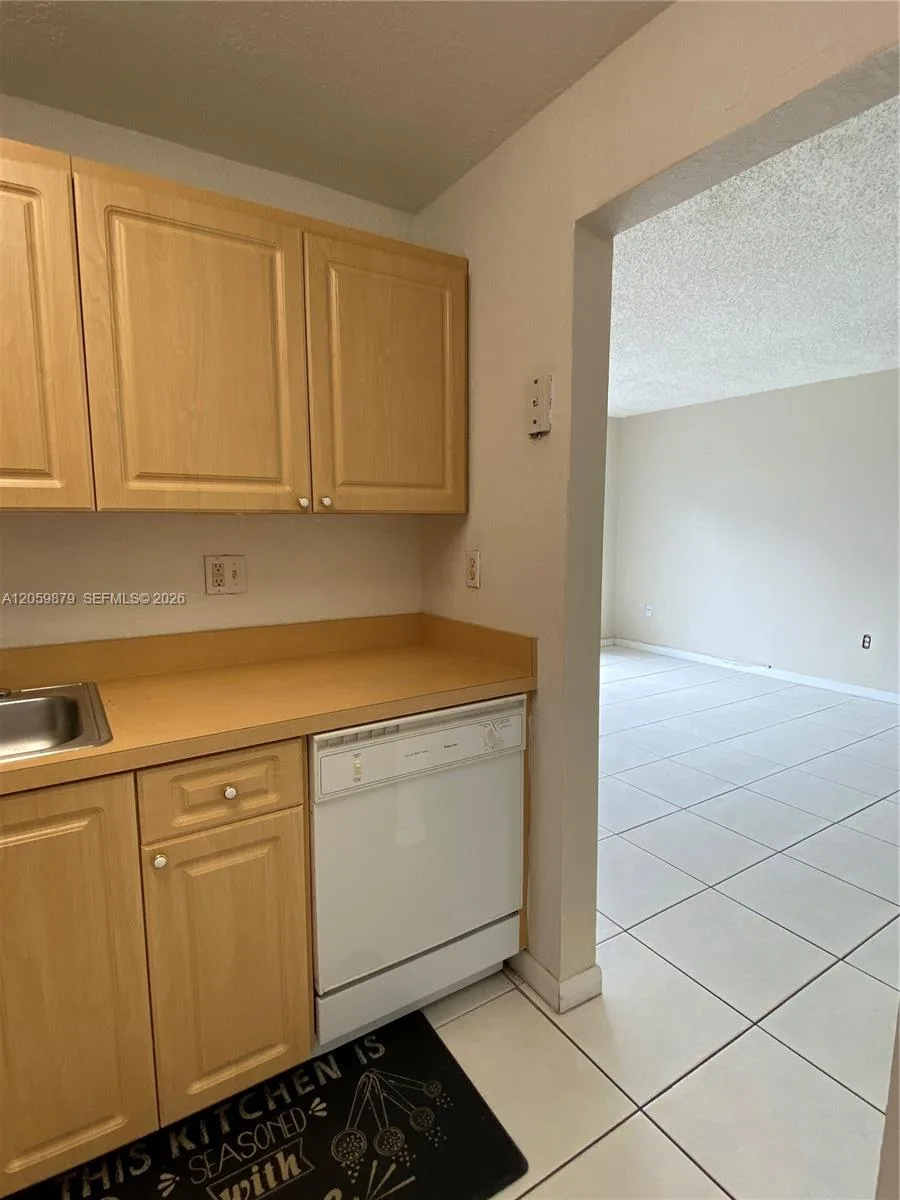 9350 Fontainebleau Blvd # 602, Miami, FL 33172 photo 13