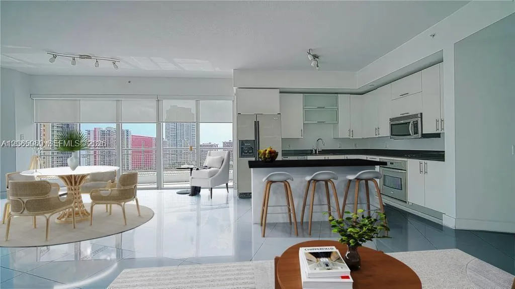 60 SW 13th St # 1600, Miami, FL 33130 photo 3