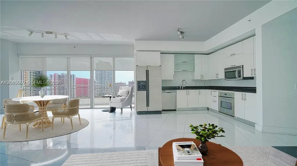60 SW 13th St # 1600, Miami, FL 33130 photo 5