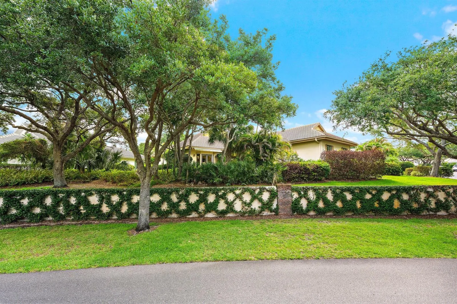 12001 SE Prestwick Terrace, Jupiter, FL 33469