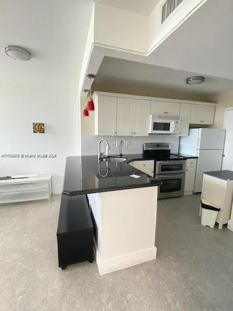 2899 Collins Ave # 548, Miami Beach, FL 33140 photo 6