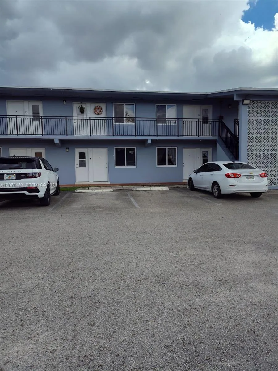 655 Eldron Dr # 22, Miami Springs, FL 33166 photo 3