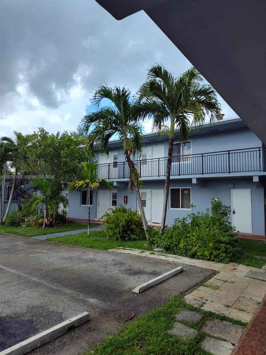 655 Eldron Dr # 22, Miami Springs, FL 33166 photo 5