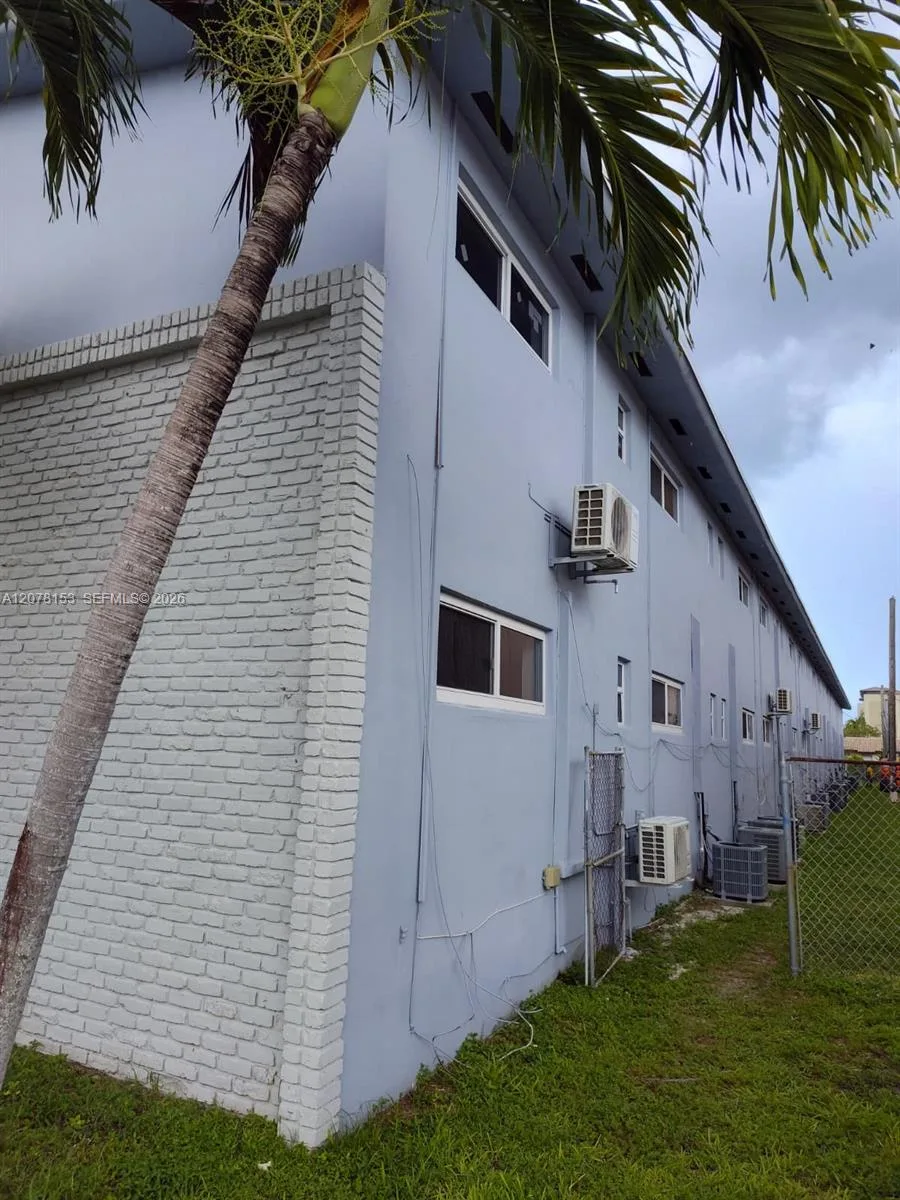 655 Eldron Dr # 22, Miami Springs, FL 33166 photo 7