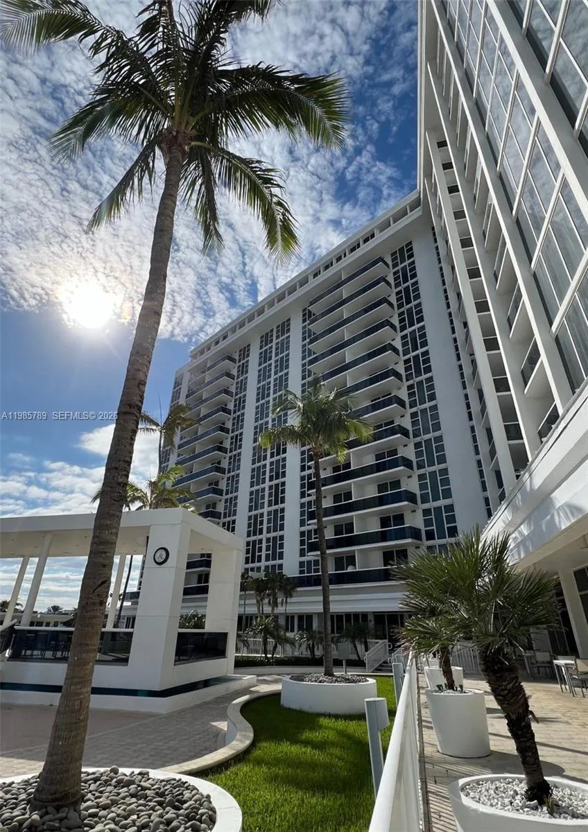 10275 Collins Ave # 1104, Bal Harbour, FL 33154