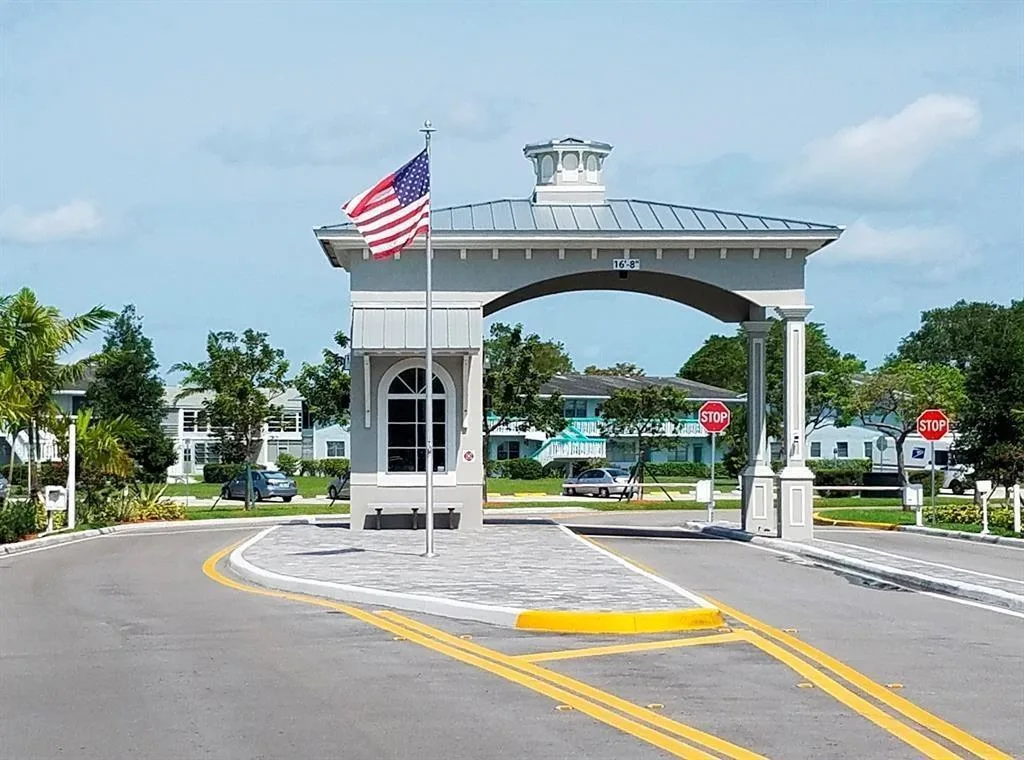 355 Oakridge T # 355, Deerfield Beach, FL 33442