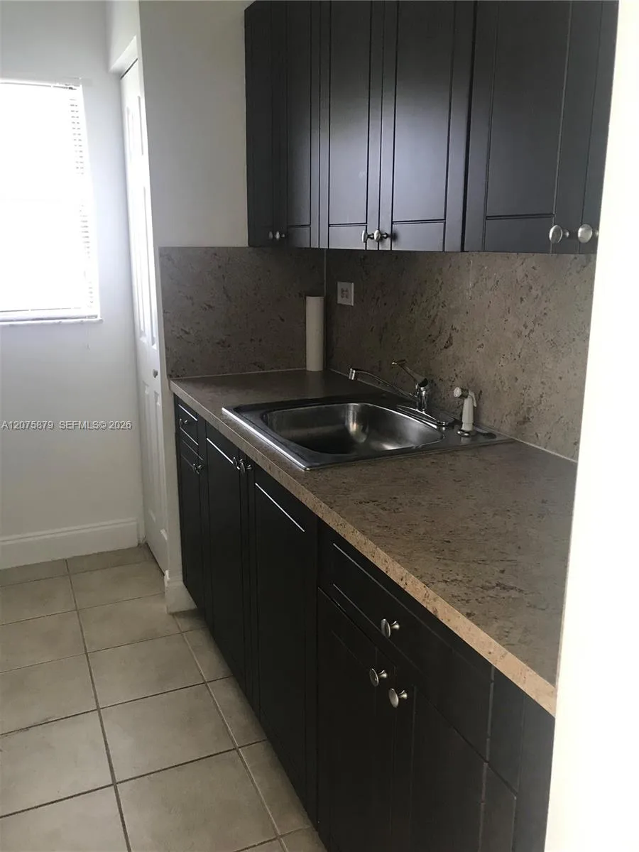 7095 NW 179th St # 112, Hialeah, FL 33015