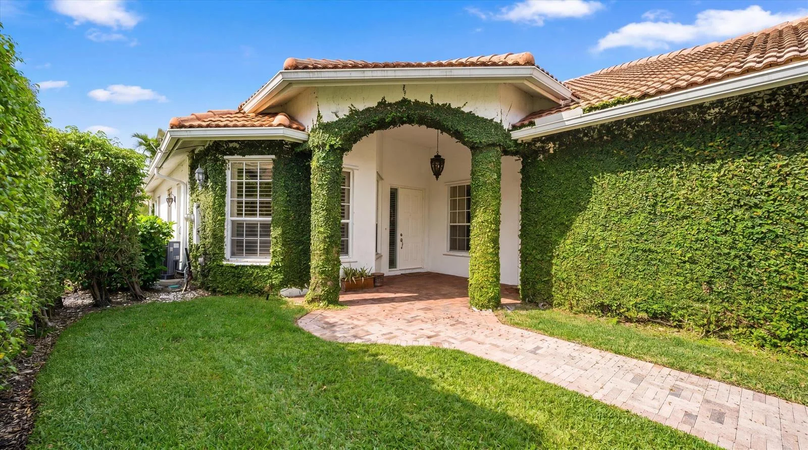 2920 Twin Oaks Way, Wellington, FL 33414