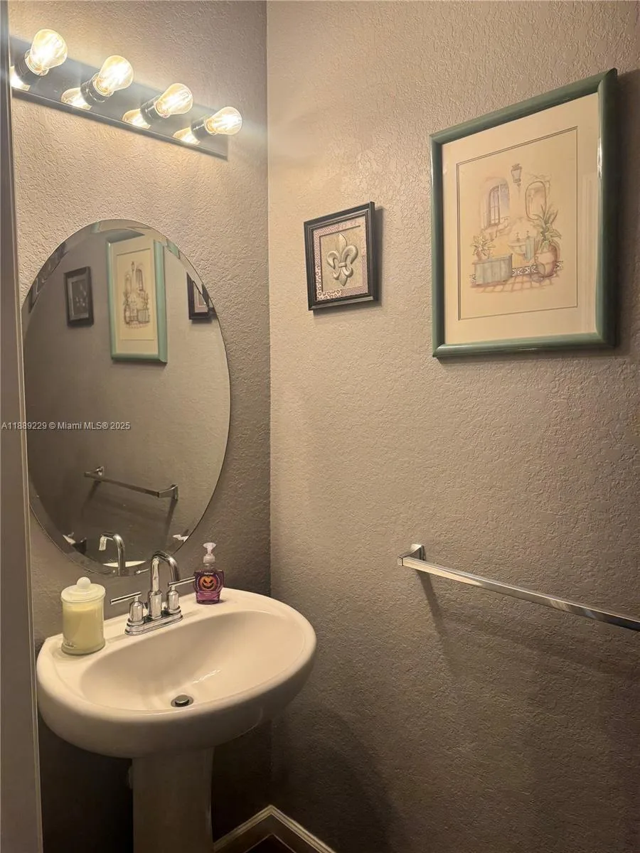 4039 NW 11th St, Lauderhill, FL 33313 photo 11