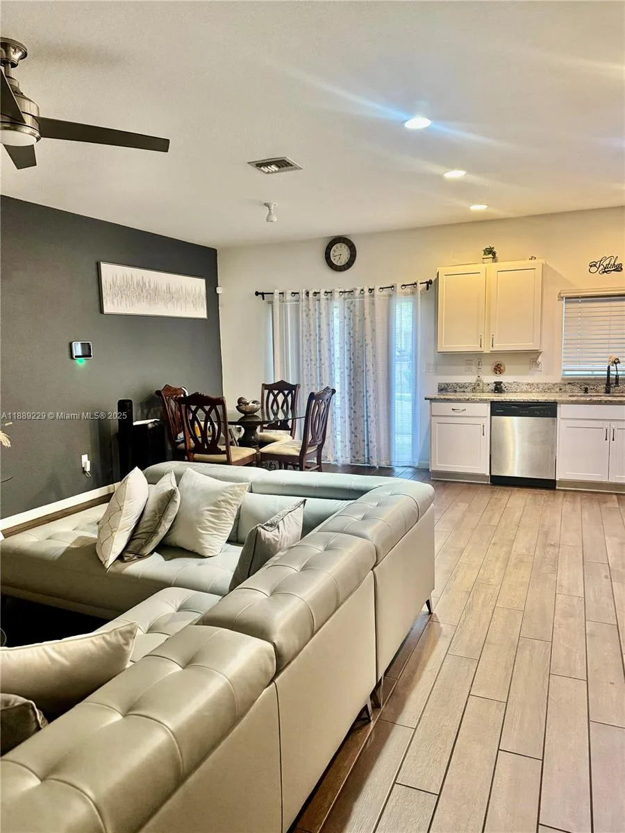 4039 NW 11th St, Lauderhill, FL 33313 photo 2