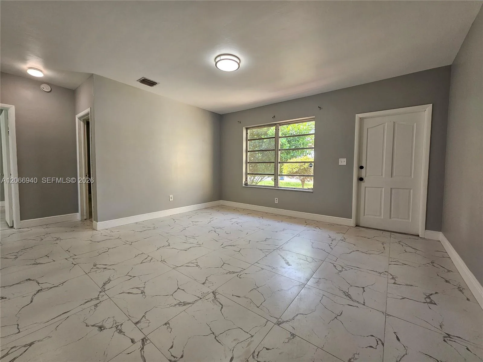 1929 NE 176th St, North Miami Beach, FL 33162 photo 3