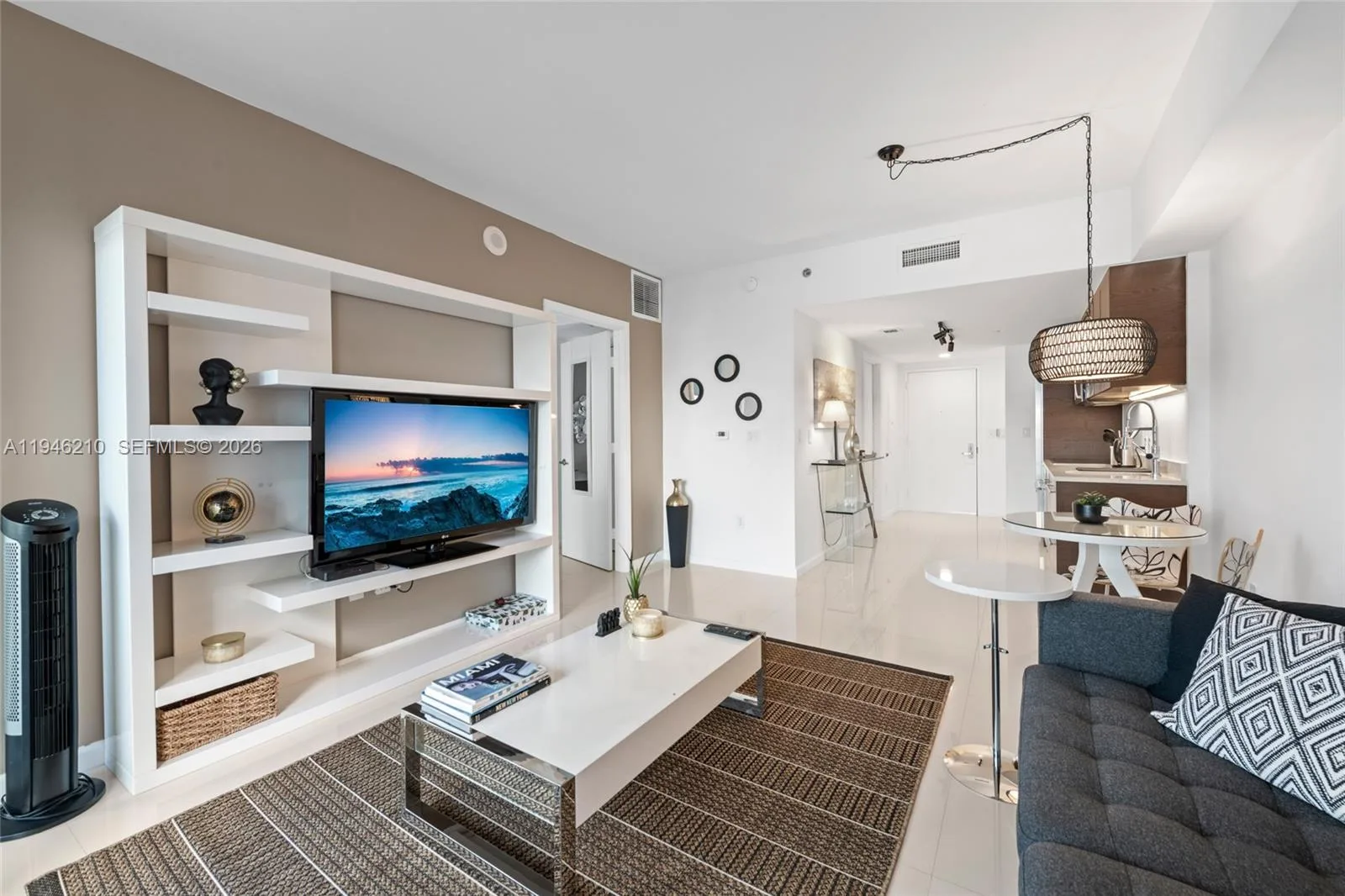 465 Brickell Ave # 904, Miami, FL 33131 photo 11