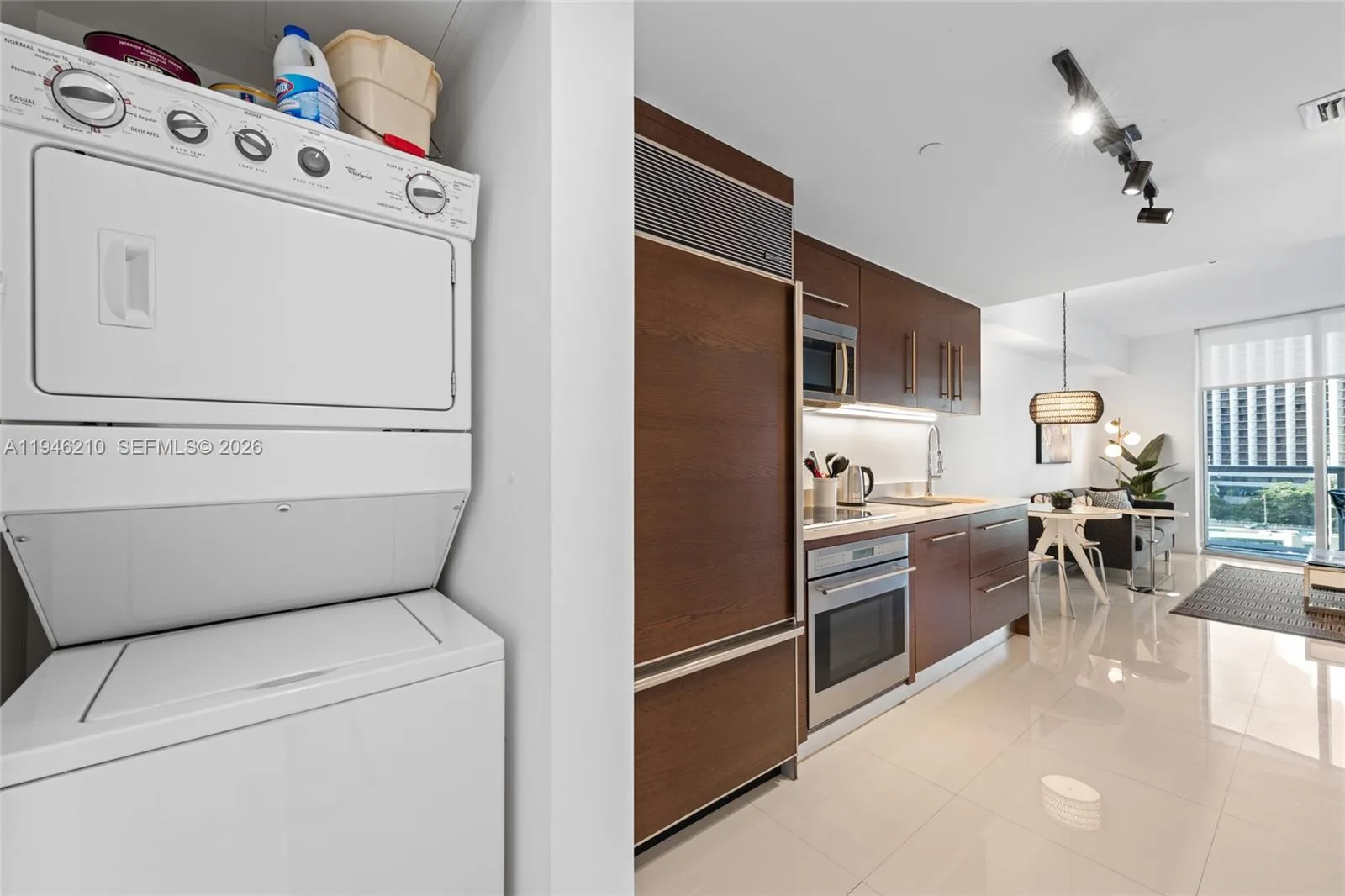 465 Brickell Ave # 904, Miami, FL 33131 photo 4