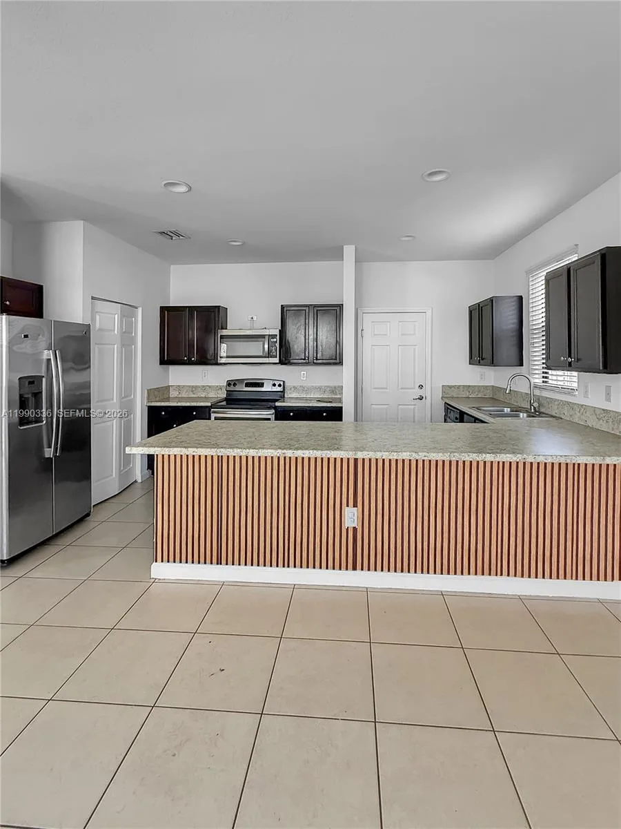 709 SE 35th Ave, Homestead, FL 33033 photo 6