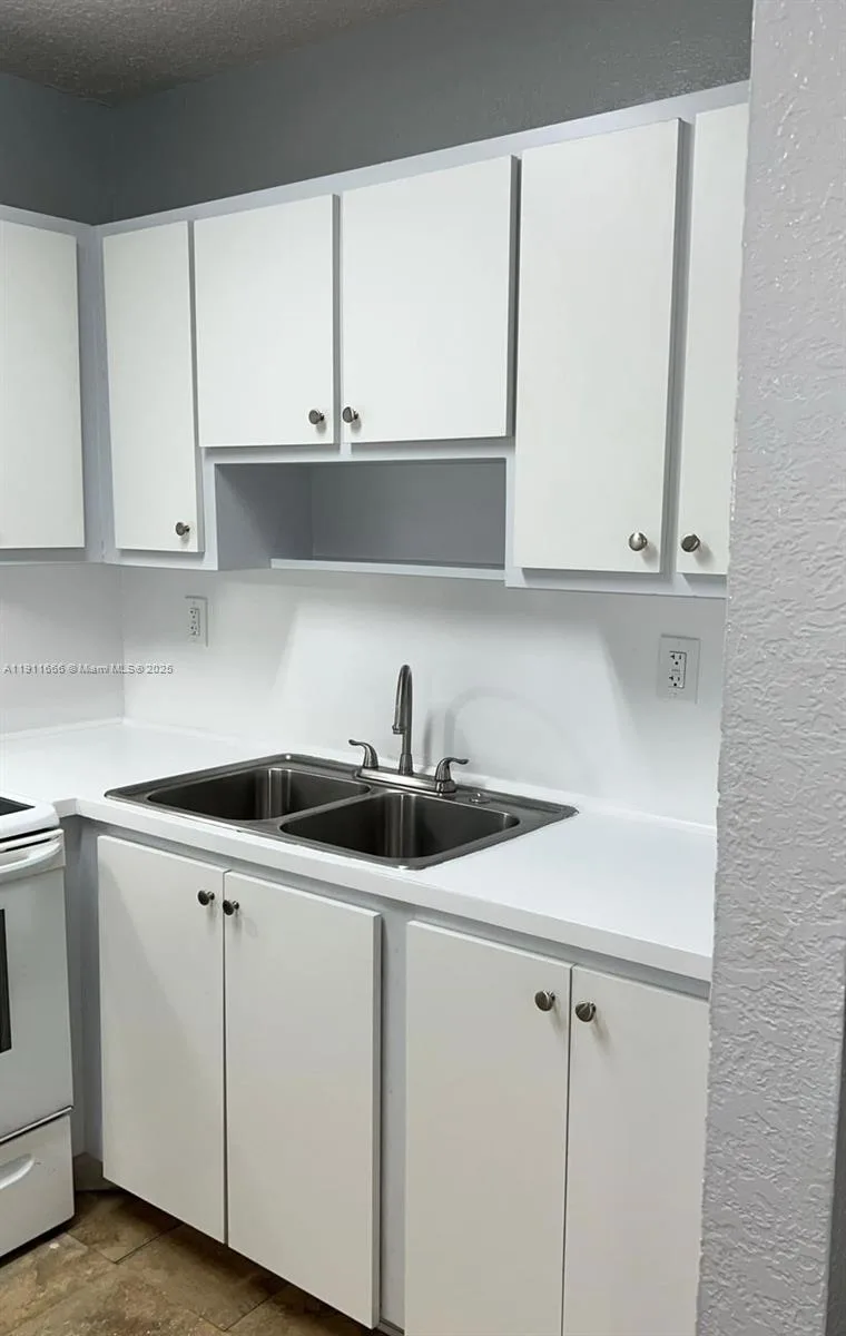 575 W 69th St # 208, Hialeah, FL 33014 photo 2