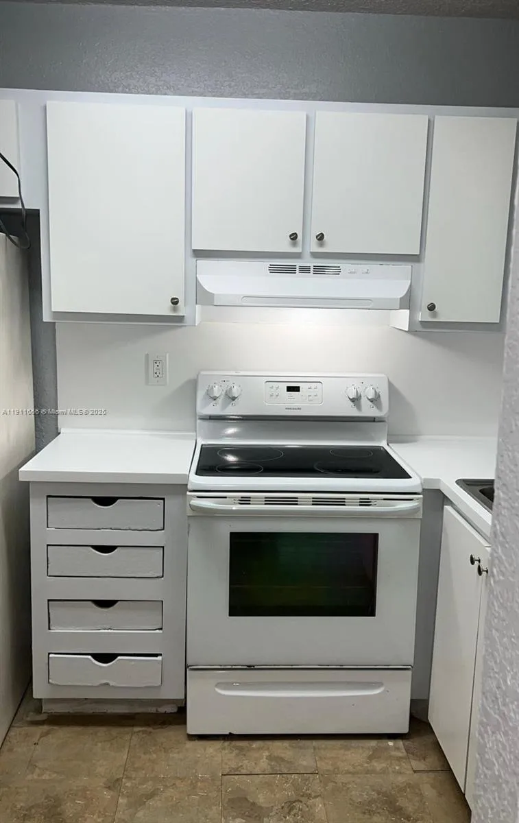 575 W 69th St # 208, Hialeah, FL 33014 photo 5