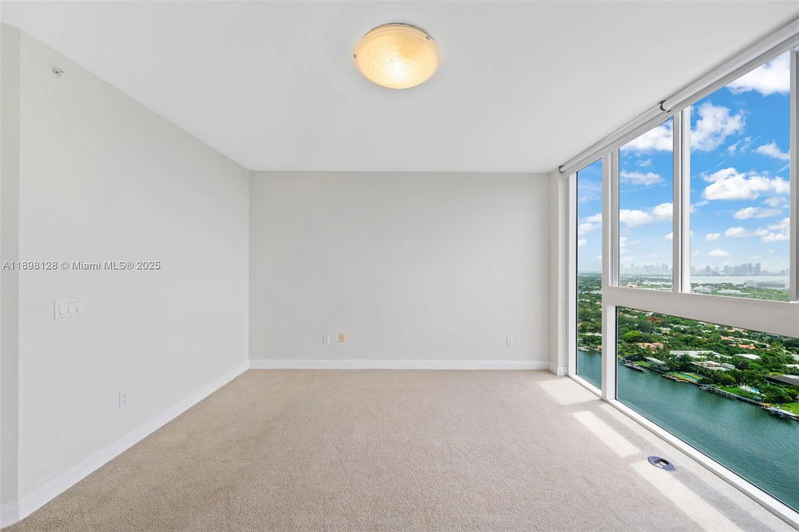 4775 Collins Ave # 3207, Miami Beach, FL 33140 photo 11
