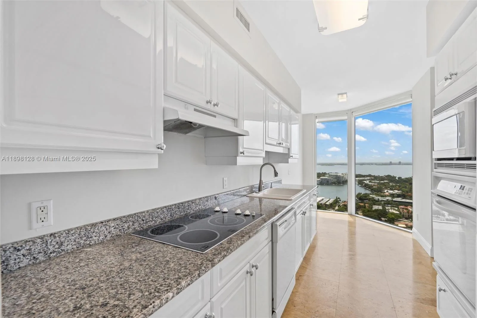 4775 Collins Ave # 3207, Miami Beach, FL 33140 photo 4
