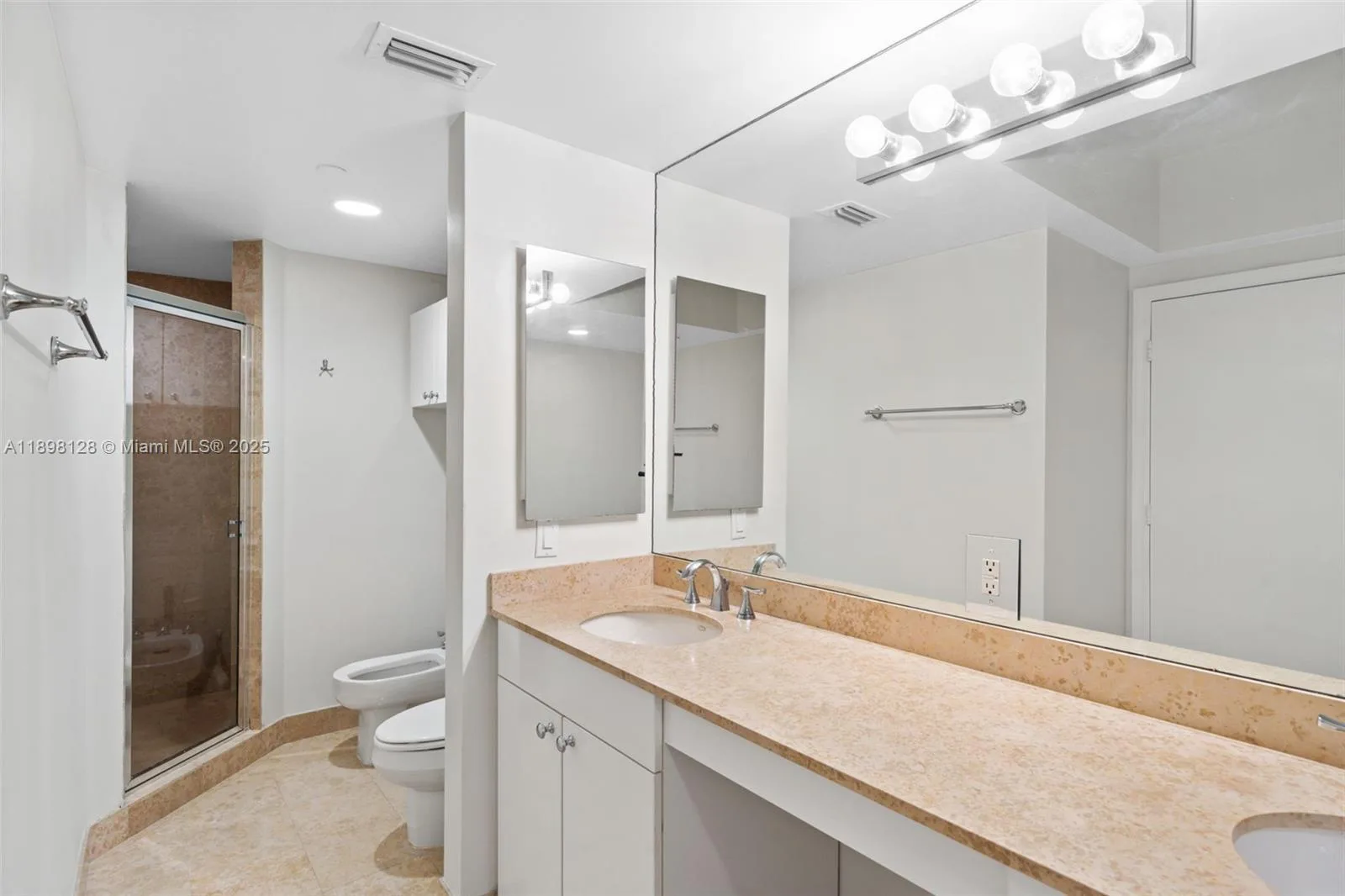 4775 Collins Ave # 3207, Miami Beach, FL 33140 photo 8
