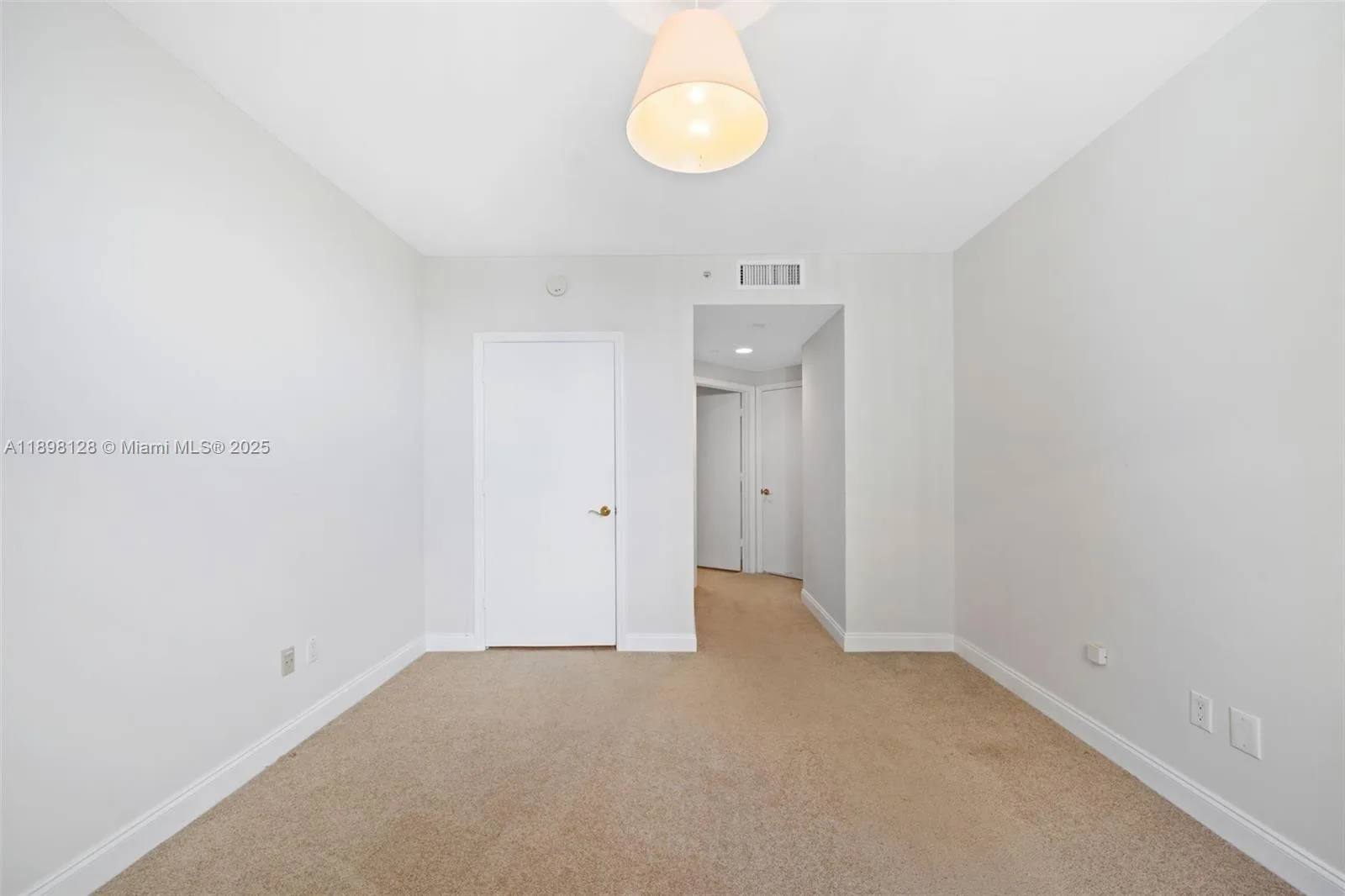 4775 Collins Ave # 3207, Miami Beach, FL 33140 photo 9