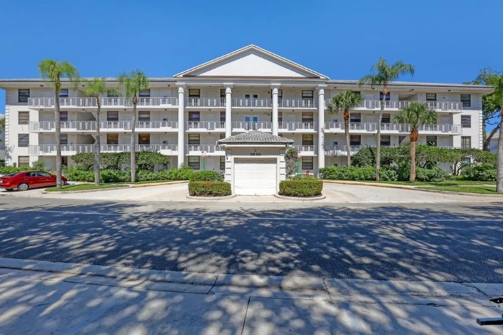 3650 Whitehall Drive # 201, West Palm Beach, FL 33401