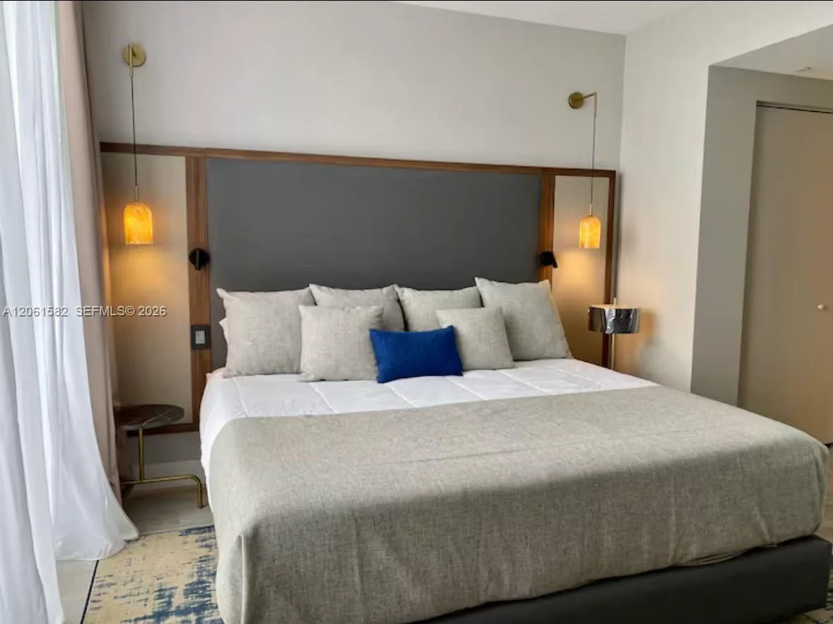 121 NE 34th St # L604, Miami, FL 33137 photo 5