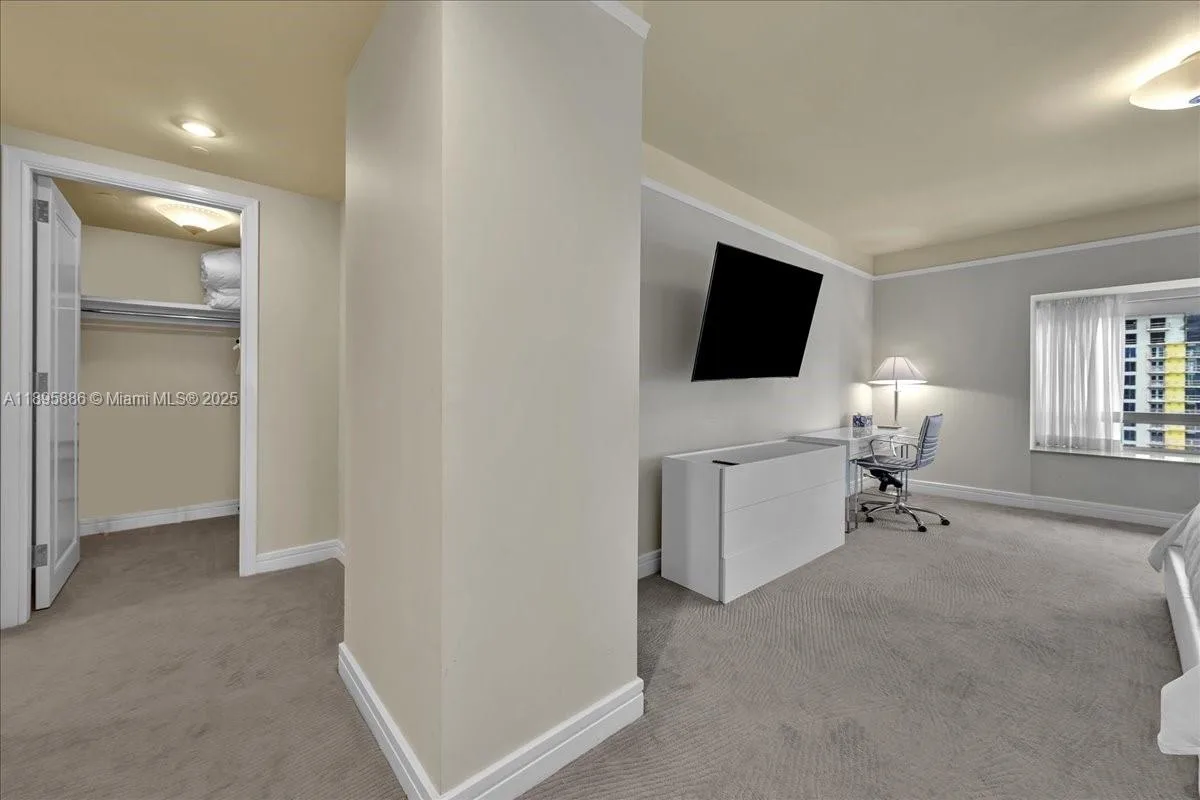 1435 Brickell Ave # 3112, Miami, FL 33131 photo 13