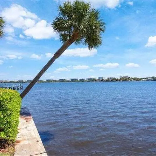 896 N Federal Highway # 132, Lantana, FL 33462