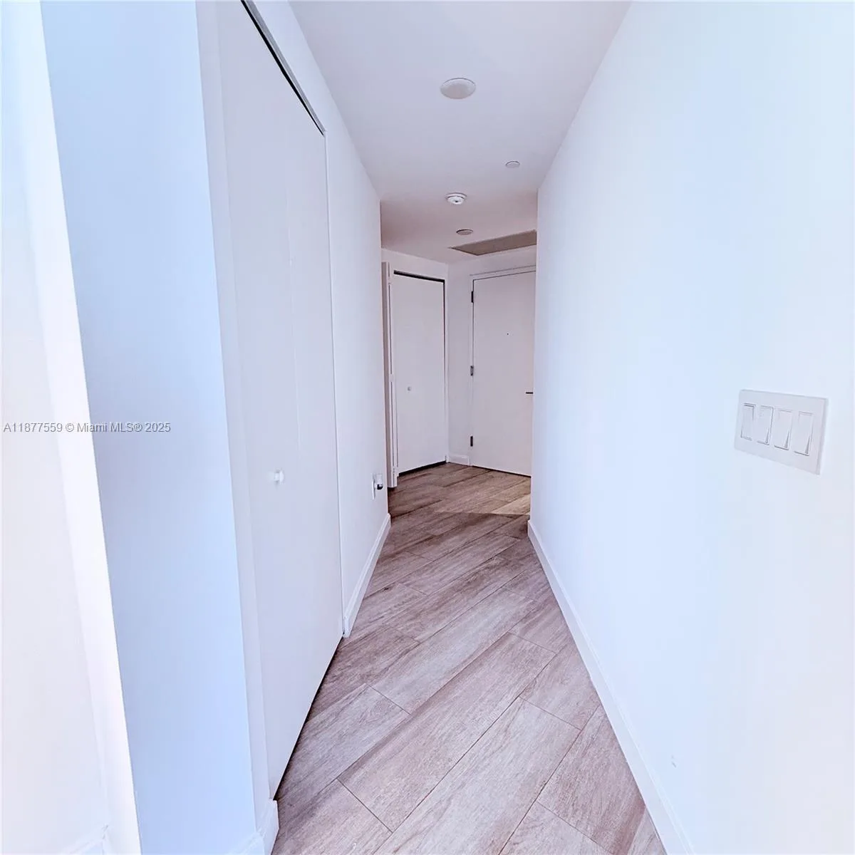 55 SW 9th St # 4003, Miami, FL 33130 photo 13