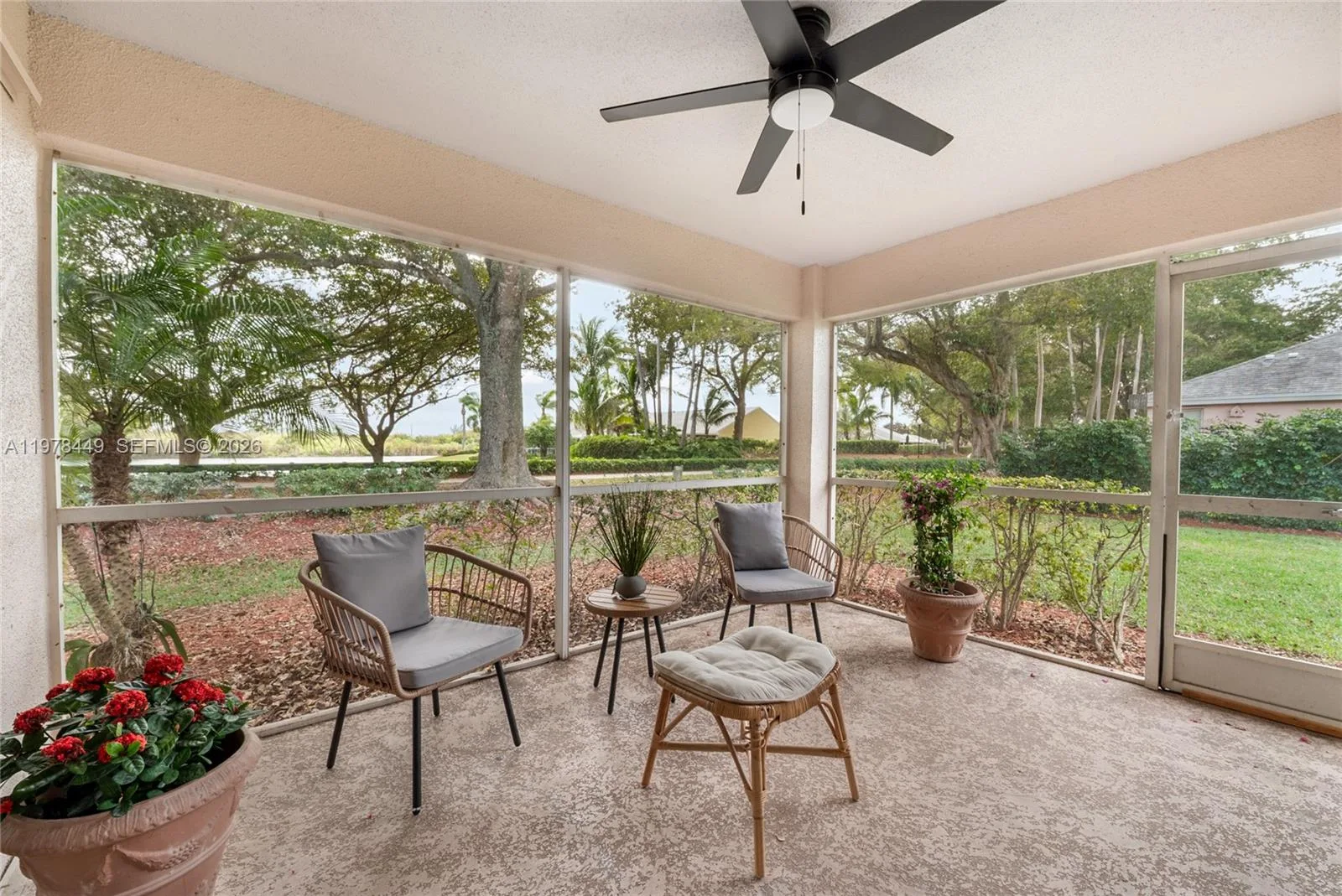 2020 SE 5th Pl, Homestead, FL 33033 photo 4