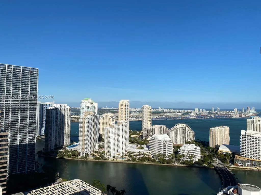 950 Brickell Bay Dr # 4002, Miami, FL 33131