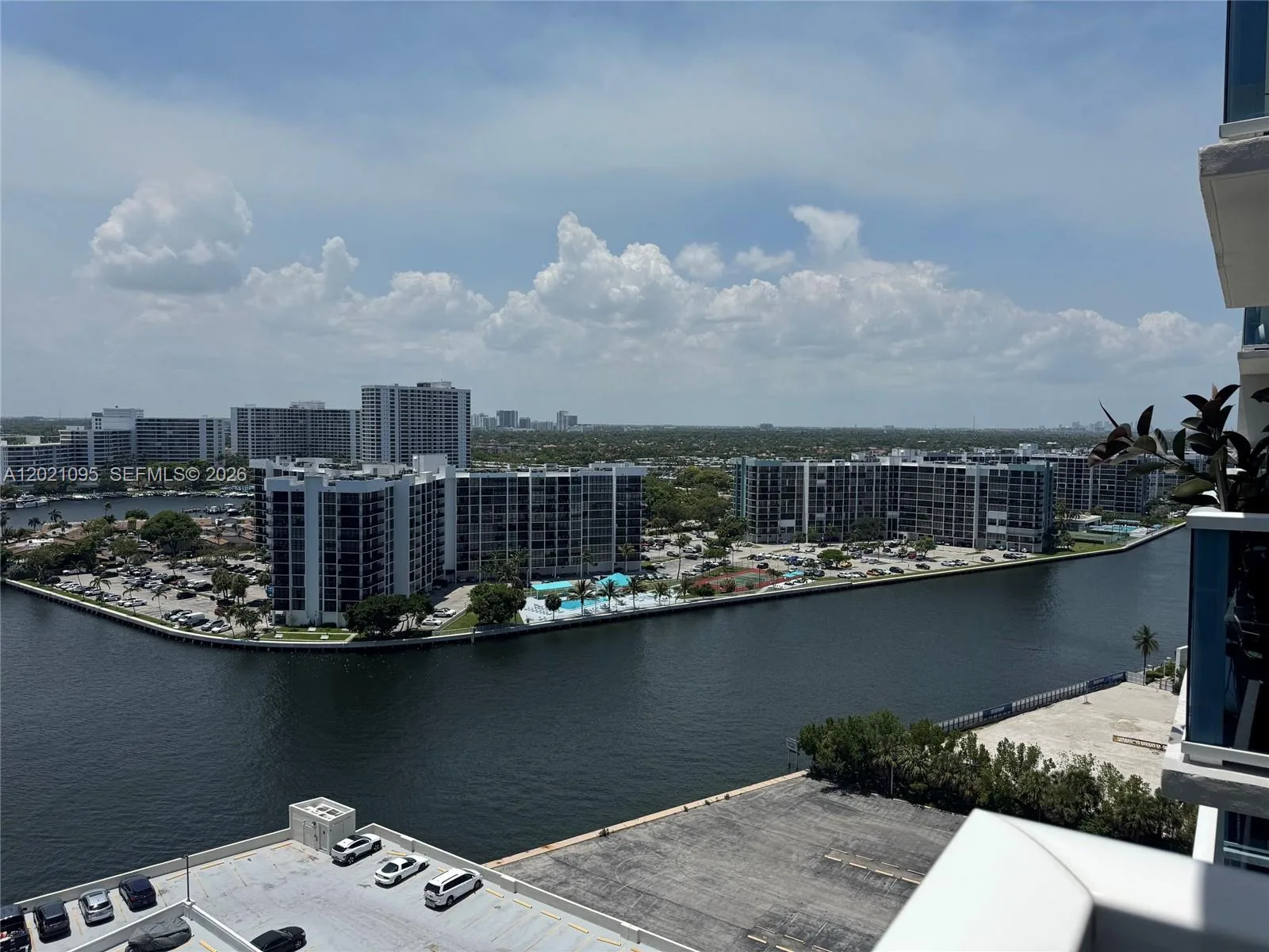 3800 S Ocean Dr # 1725, Hollywood, FL 33019