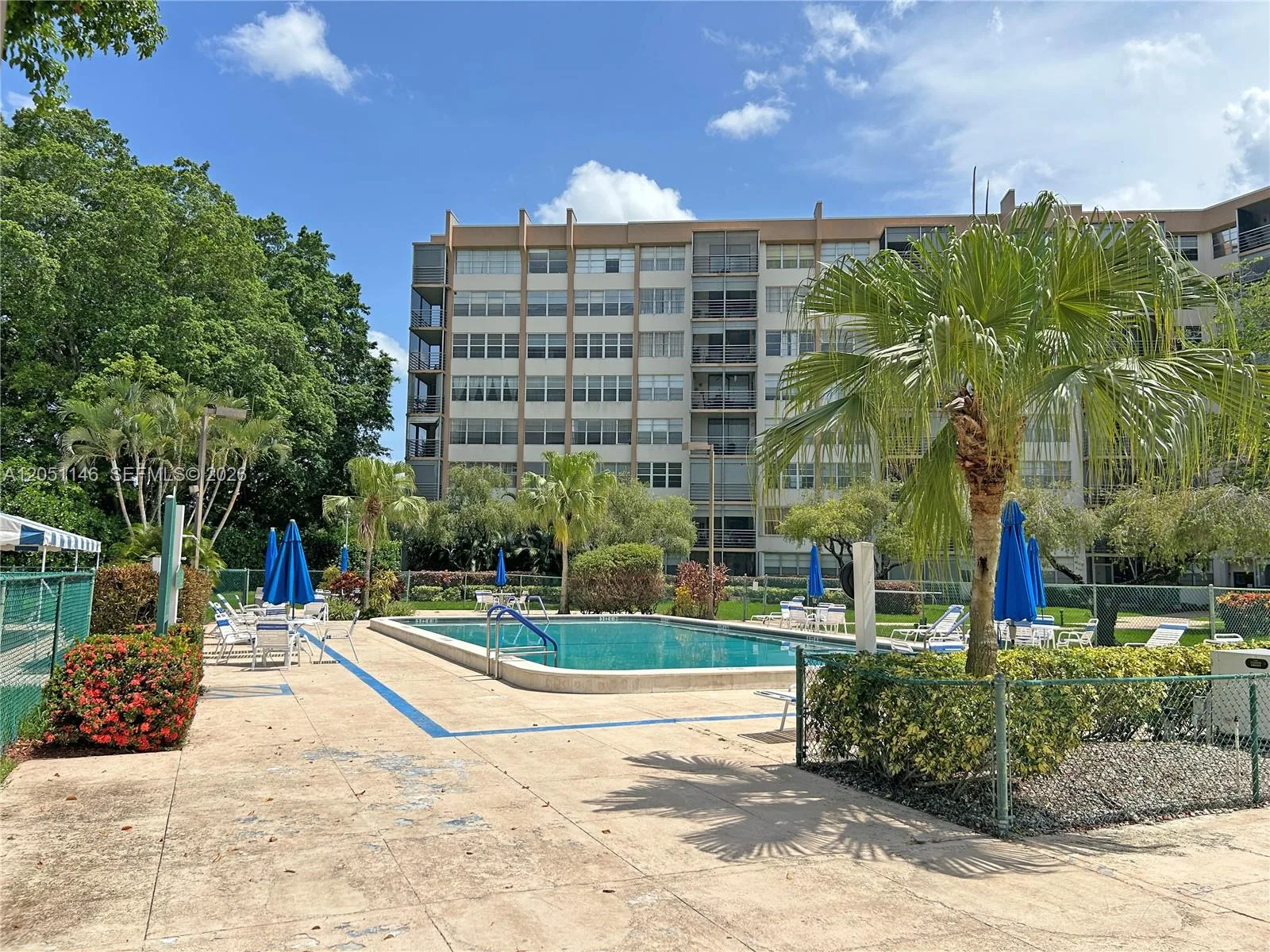 1400 Saint Charles Pl # 217, Pembroke Pines, FL 33026 — zdjęcie 2
