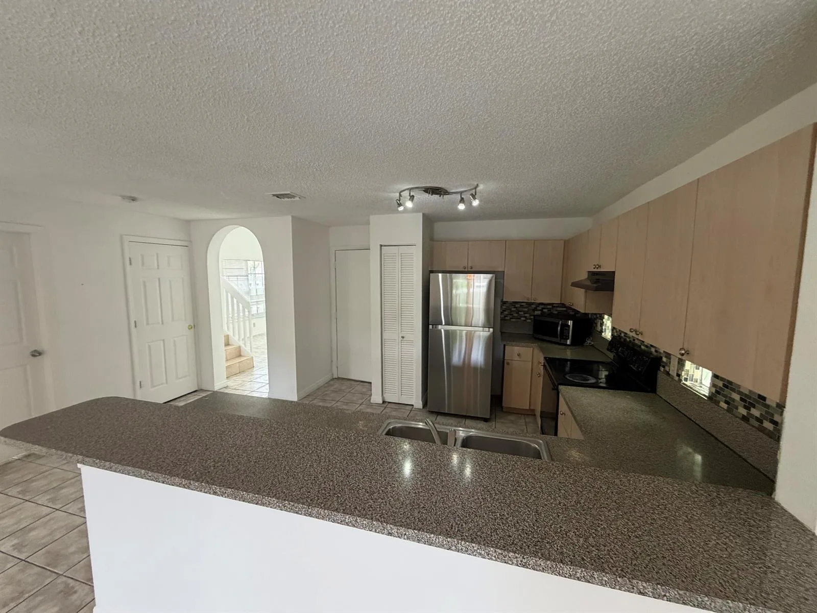 4172 Pine Hollow Circle, FL 33463 photo 9