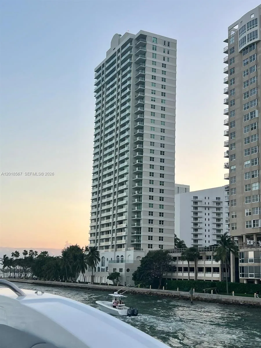 800 Claughton Island Dr # 402, Miami, FL 33131
