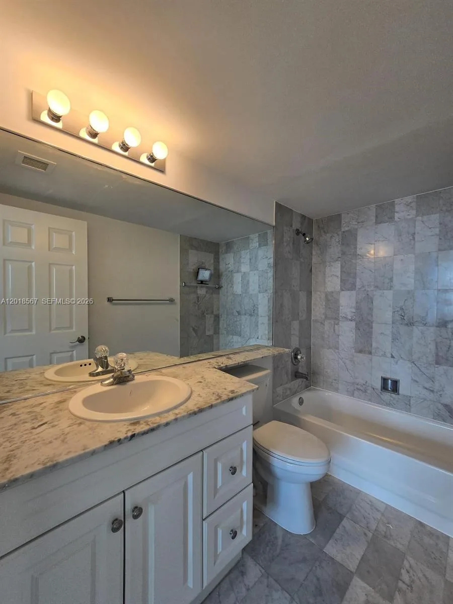 800 Claughton Island Dr # 402, Miami, FL 33131 photo 11