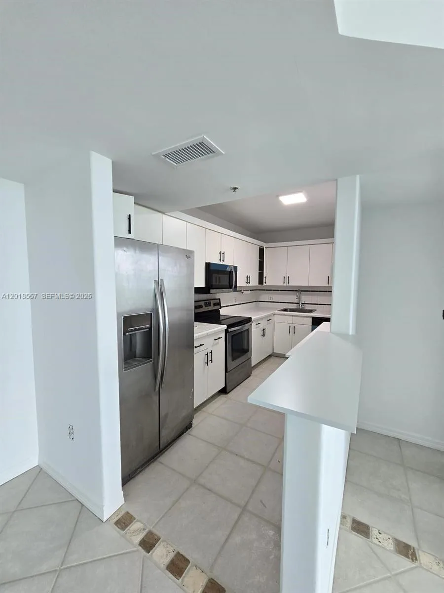 800 Claughton Island Dr # 402, Miami, FL 33131 photo 7