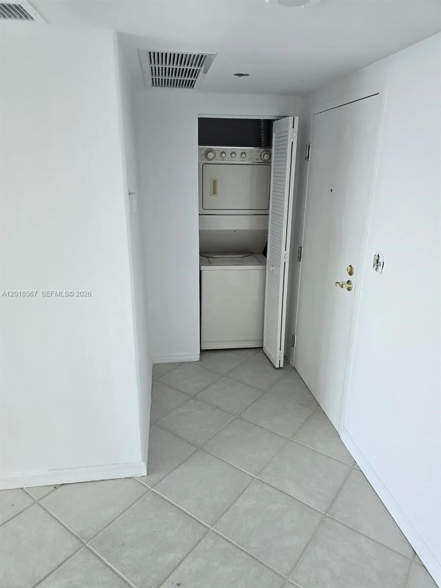 800 Claughton Island Dr # 402, Miami, FL 33131 photo 8