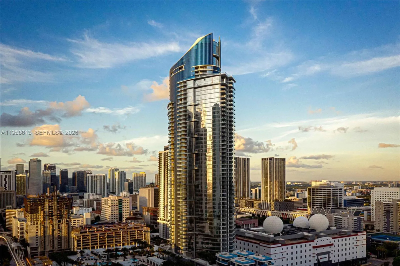 851 NE 1st Ave # 811, Miami, FL 33132